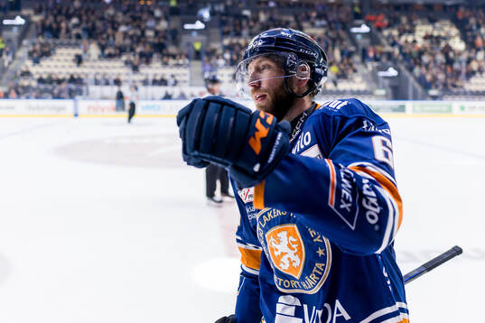 Växjös Petter Granberg jublar