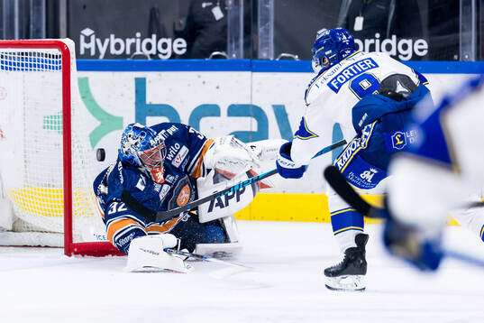 Växjös målvakt Ludvig Persson och Leksands Gabriel