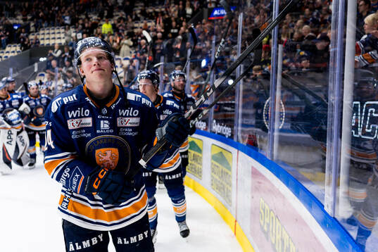 Växjös Karl Henriksson jublar