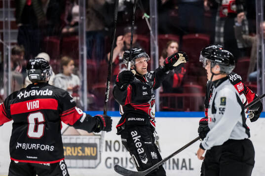 Malmö Redhawks Thomas Berg Paulsen jublar