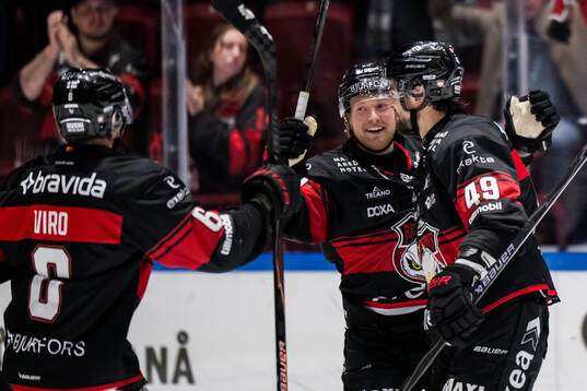 Malmö Redhawks Thomas Berg Paulsen jublar