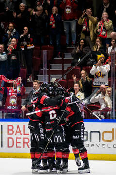 Malmö Redhawks Thomas Berg Paulsen jublar