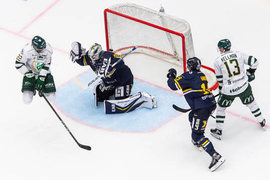 HV71s målvakt Frederik Dichow och Niklas Hansson