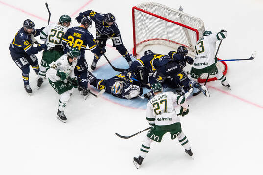 HV71s Riley Woods, Olle Alsing, Lukas Rousek, målvakt