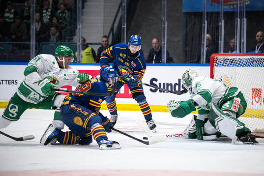 Djurgårdens Håvard Salsten och Rögles Arvid Holm