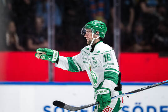 Rögles Lukas Ekeståhl-Jonsson jublar