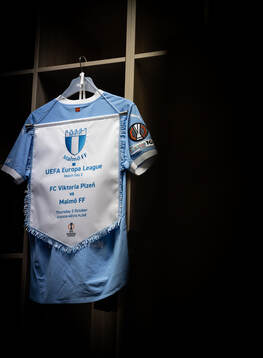 General view of the matchday pennant in the dressing room