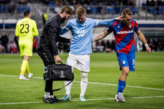 Anders Christiansen of Malmö FF and Amar Memic of Viktoria