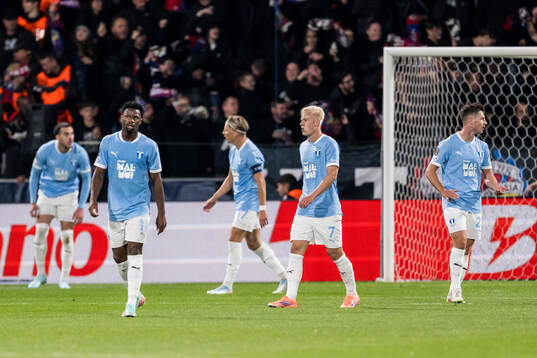 Emmanuel Ekong and Otto Rosengren of Malmö FF looks