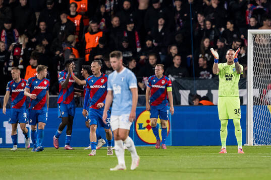 Robin Olsen of Malmö FF looks dejected