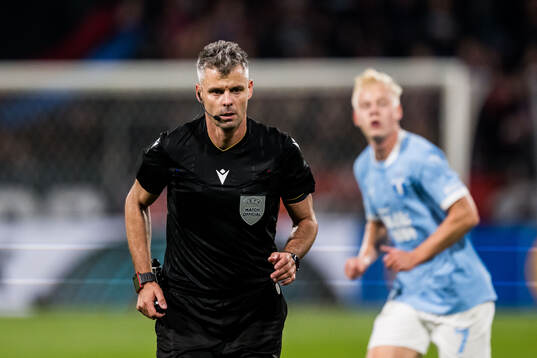 Referee Enea Jorgji