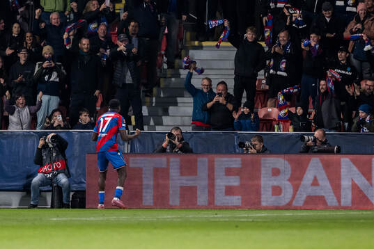 Rafiu Durosinmi of Viktoria Plzen celebrates
