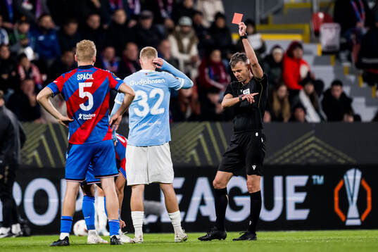 Referee Enea Jorgji calls a red card and Merchas Doski of