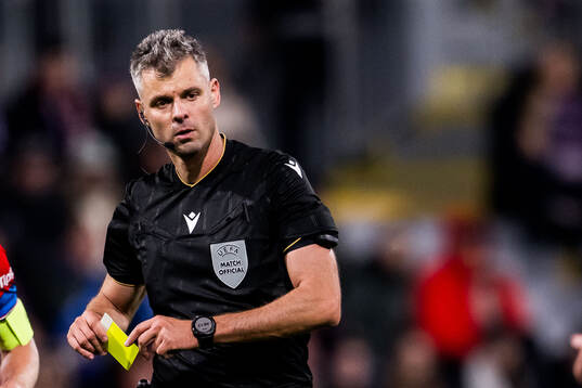 Referee Enea Jorgji
