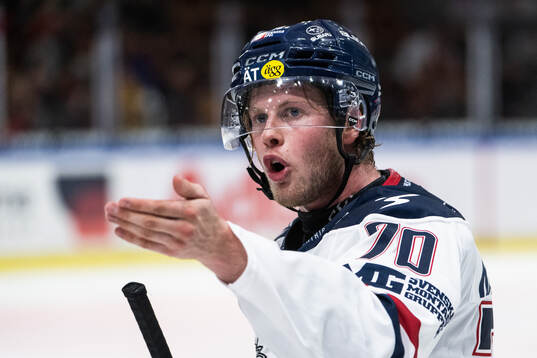 Linköpings Fredrik Karlström reagerar