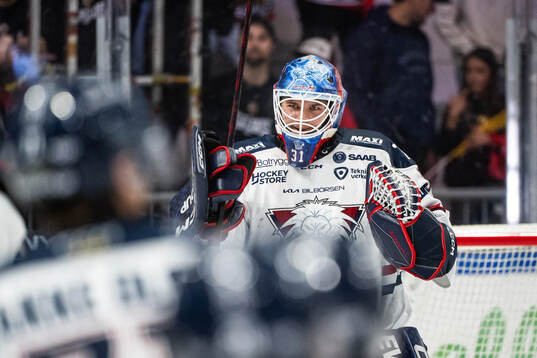Linköpings målvakt Jesper Myrenberg jublar