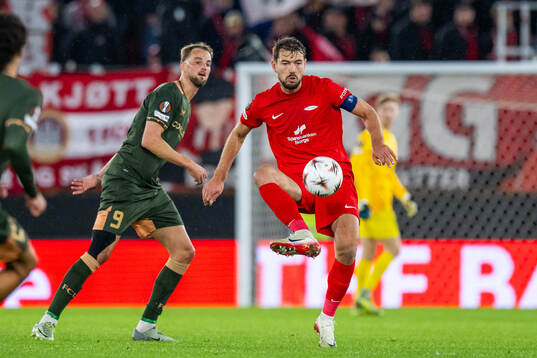David Min of Utrecht and Fredrik Pallesen Knudsen of Brann