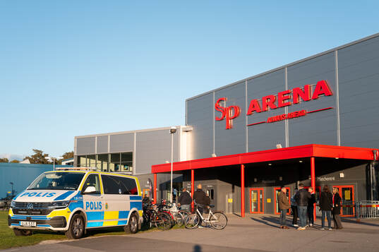 Polisbild utanför SP arena