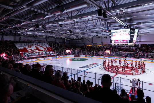 Troja/Ljungbys supportrar med ett tifo