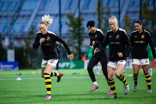 AIKs Ida Björnberg och Olivia Lindstedt