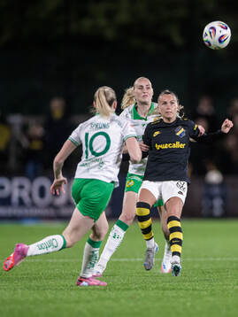 Hammarbys Emilie Bragstad och AIKs Adelisa Grabus