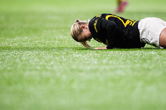 AIKs Olivia Lindstedt har ont