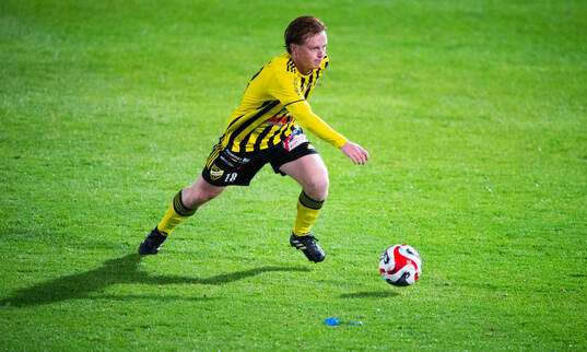 IFK Hässleholms Sam Hegdal i matchen i division 2 mellan