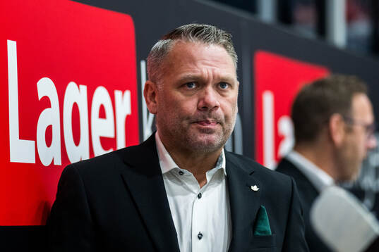 Östersunds tränare Mikael Holmqvist deppar