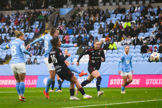 Malmö FFs Sara Kanutte Sørensen Fornes gör 1-0