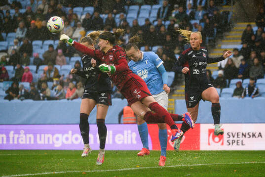 Rosengårds målvakt Samantha Leshnak Murphy och Malmö FFs