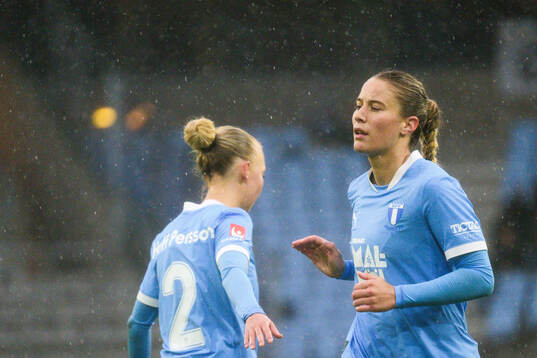 Malmö FFs Nathalie Hoff Persson och Courtney Nevin