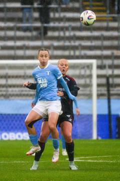 Malmö FFs Miljana Ivanovic och Rosengårds Molly Johansson