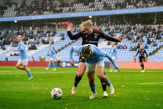 Rosengårds Tilde Björklund och Malmö FFs Miljana Ivanovic