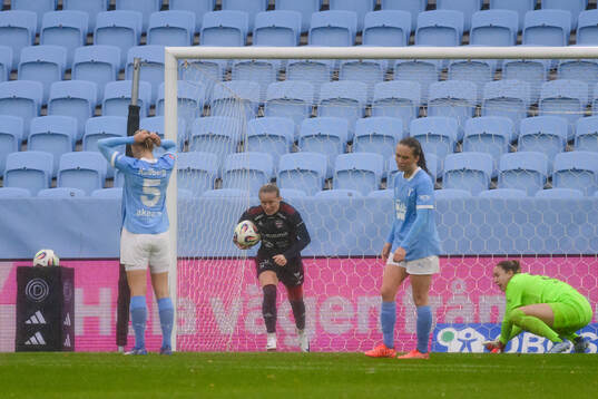 Rosengårds Emilia Larsson, Malmö FFs Sanna Kullberg,