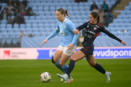 Malmö FFs Courtney Nevin och Rosengårds Filippa Sjöström