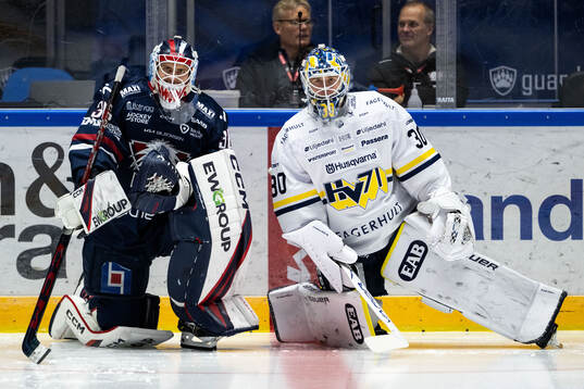 Linköpings målvakt Waltteri Ignatjew och HV71s målvakt