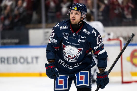 Linköpings Robin Kovacs jublar