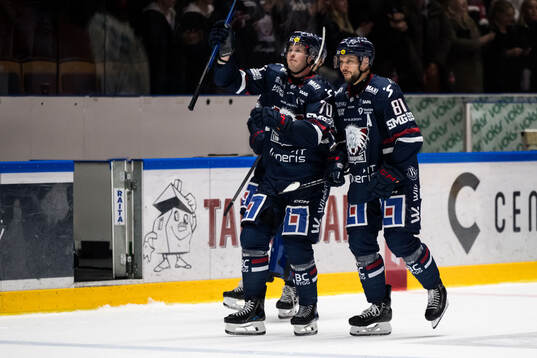 Linköpings Fredrik Karlström och Theodor Lennström jublar