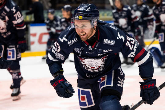 Linköpings Robin Kovacs jublar