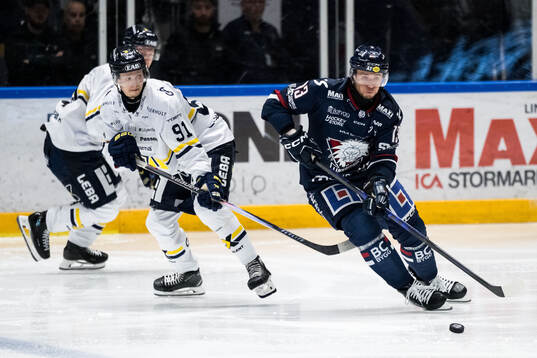 HV71s Aleksi Heponiemi och Linköpings Jakub Vrana