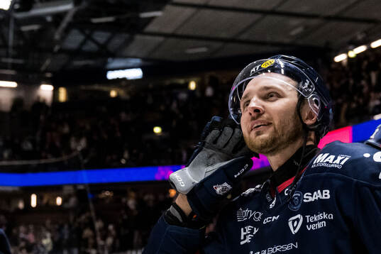 Linköpings Robin Kovacs jublar