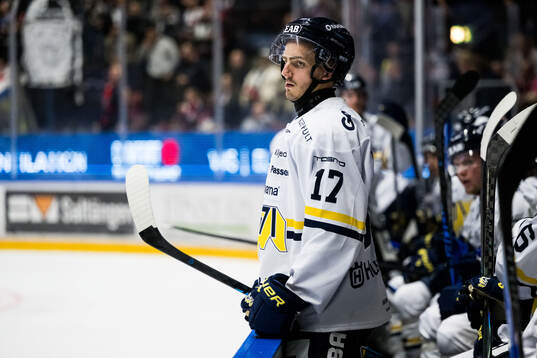 HV71s Isac Brännström deppar