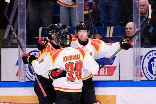 Brynäs Nicklas Bäckström jublar