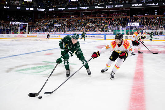 Färjestads Albert Wikman och Brynäs Oskar Lindblom