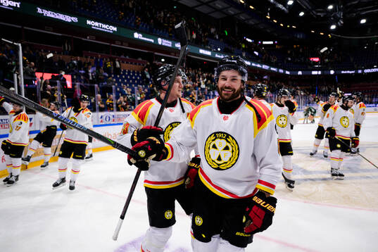 Brynäs Michal Kempny jublar