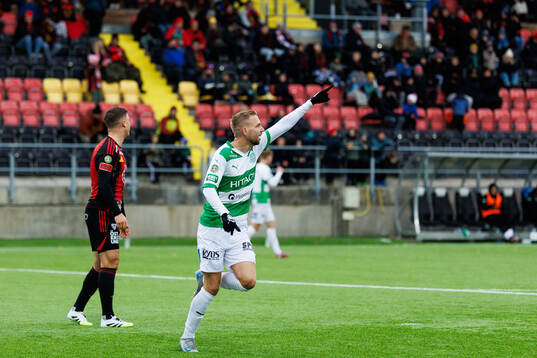 Västerås Jonathan Ring jublar