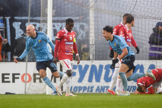 Djurgårdens Adam Ståhl och Mikael Anderson jublar