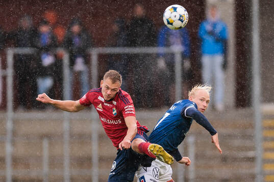 Östers Dennis Olsson och Halmstads André Boman