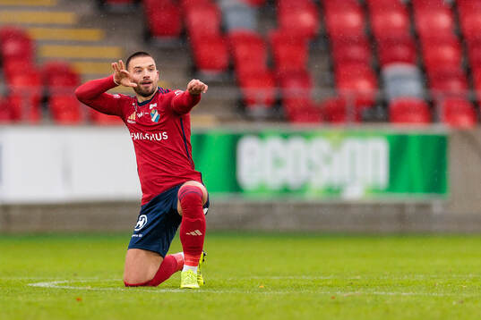 Bläddra bland fler bilder av Fotboll, Allsvenskan, Öster - Halmstad