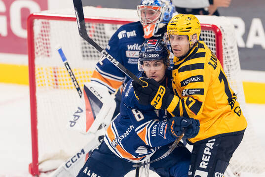 Växjös Zachary Giuttari och Skellefteås Pär Lindholm